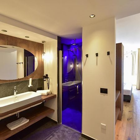 Hotel Goldene Traube Termeno Esterno foto