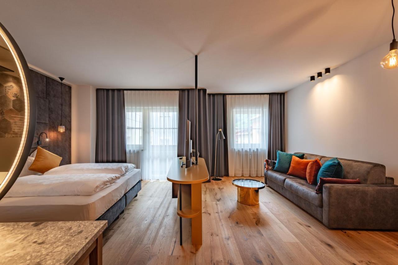 Hotel Goldene Traube Termeno Esterno foto