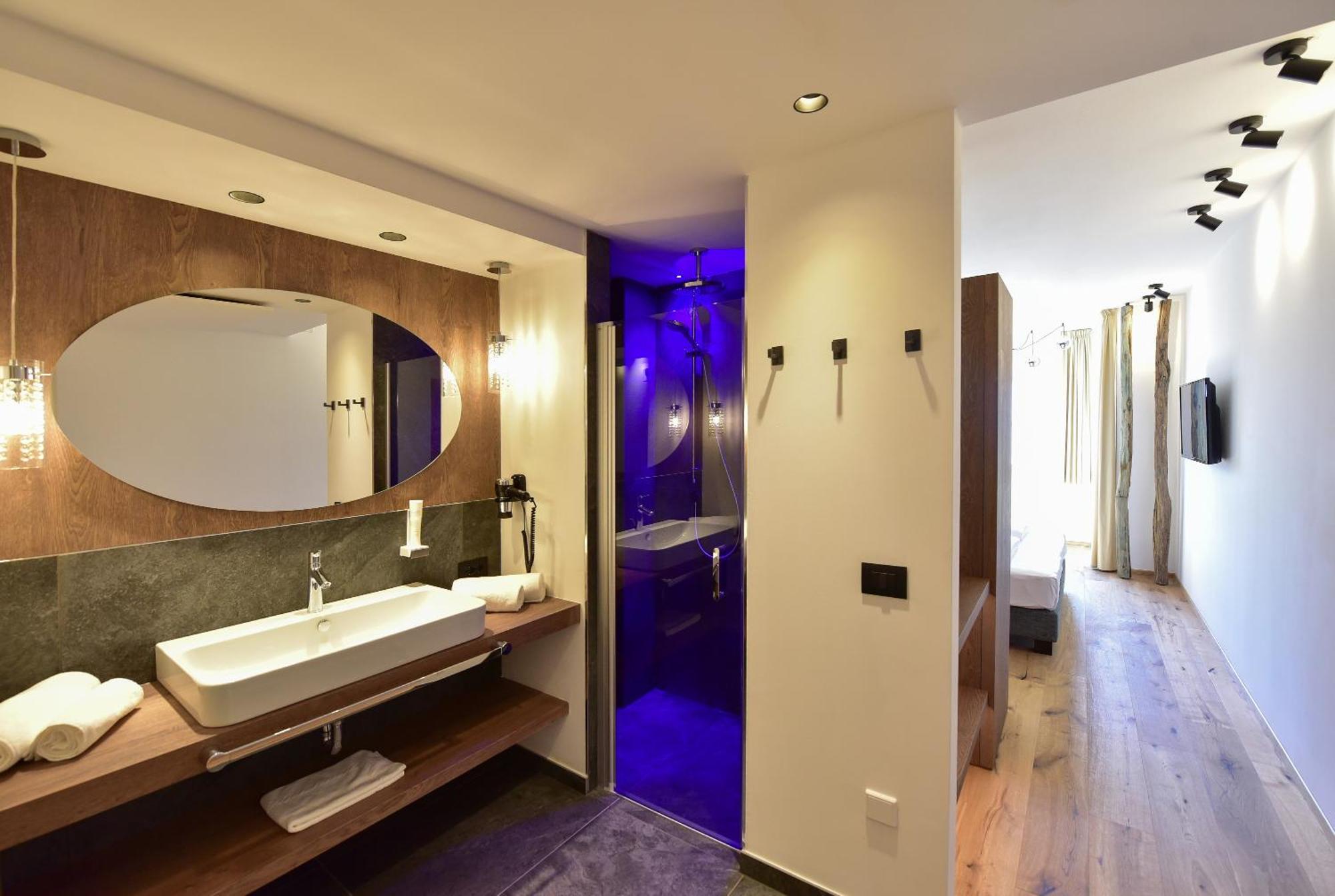 Hotel Goldene Traube Termeno Esterno foto